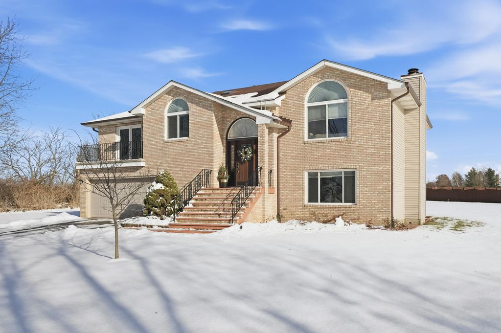 Photo of 11109 Iowa Street, Crown Point, IN 46307 (MLS # 831723)