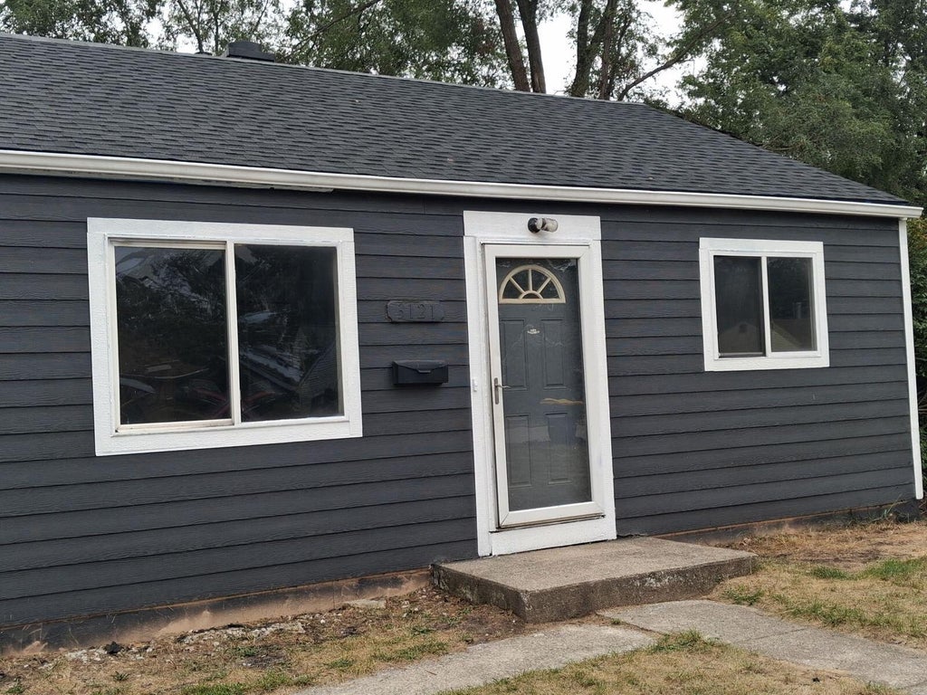 Photo of 3121 Pulaski Street, New Chicago, IN 46342 (MLS # 846714)