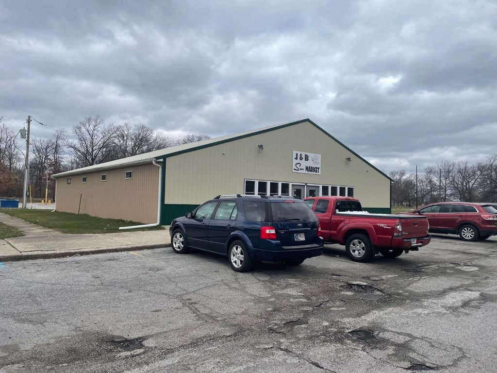 Photo of 427 Grayton Road, Kingsford Heights, IN 46346 (MLS # 833111)