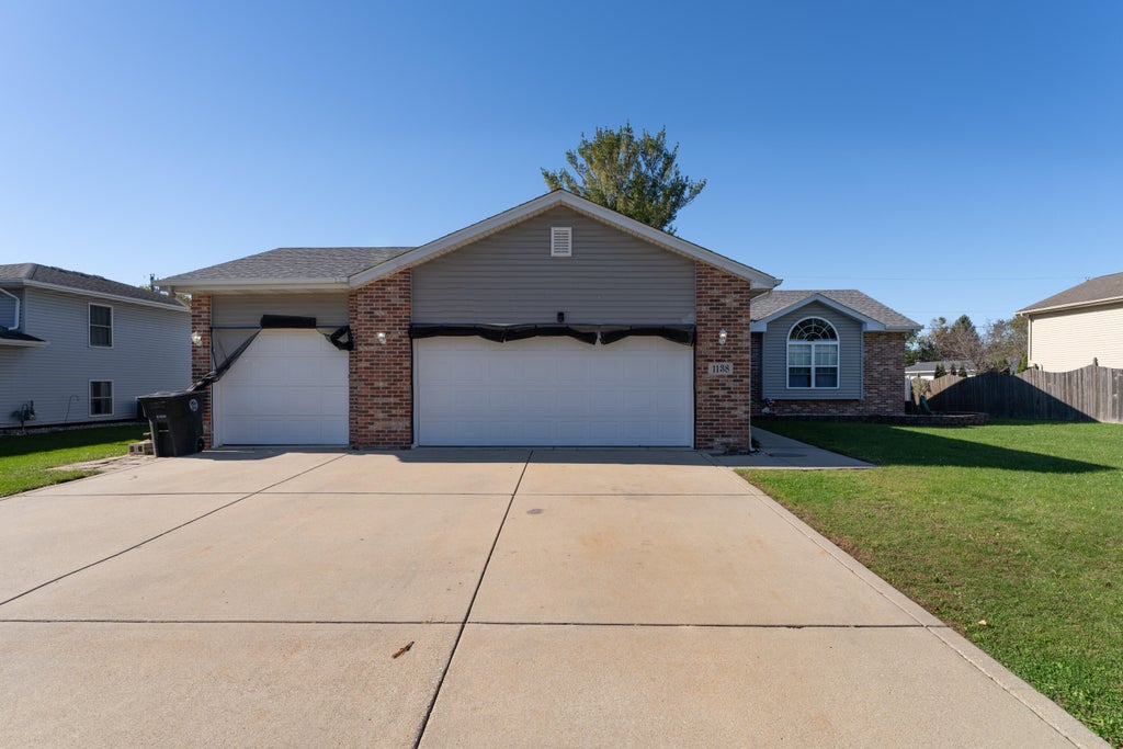 Photo of 1138 S Delaware Street, Hobart, IN 46342 (MLS # 846849)