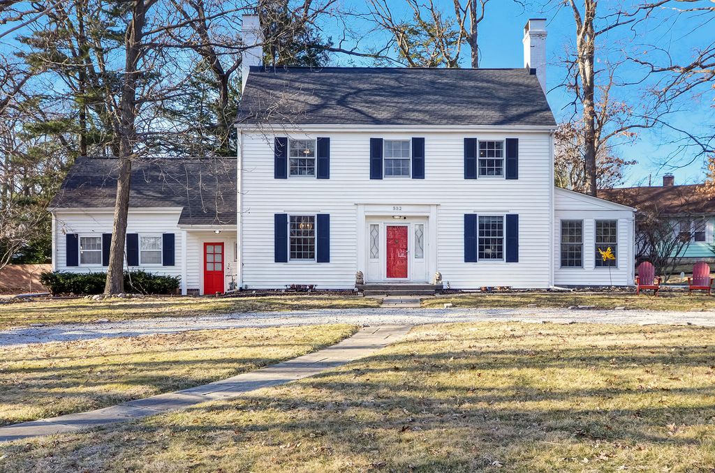 Photo of 552 Ravine Drive, Valparaiso, IN 46385 (MLS # 831620)