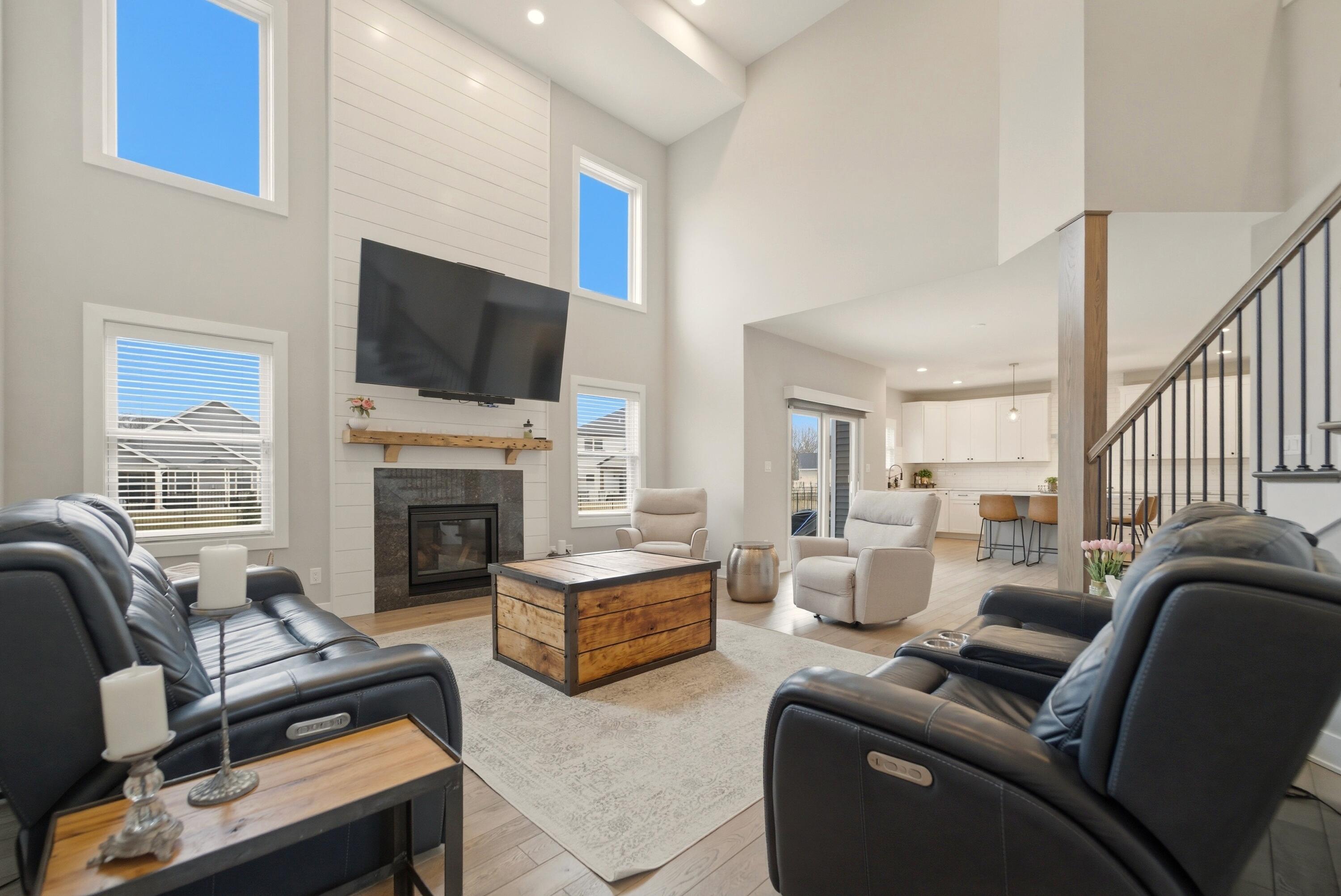 11200 Oak Ridge Court