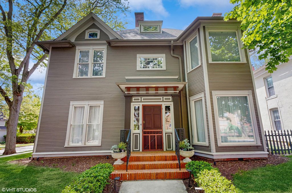 Photo of 301 Washington Street, Valparaiso, IN 46383 (MLS # 835494)