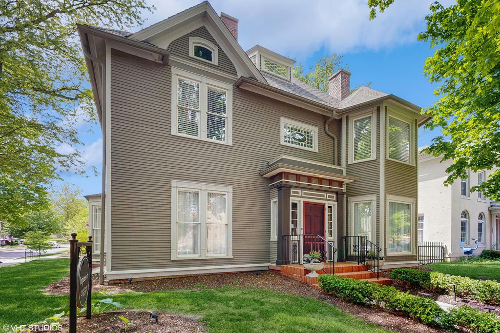 Photo of 301 Washington Street, Valparaiso, IN 46383 (MLS # 835494)