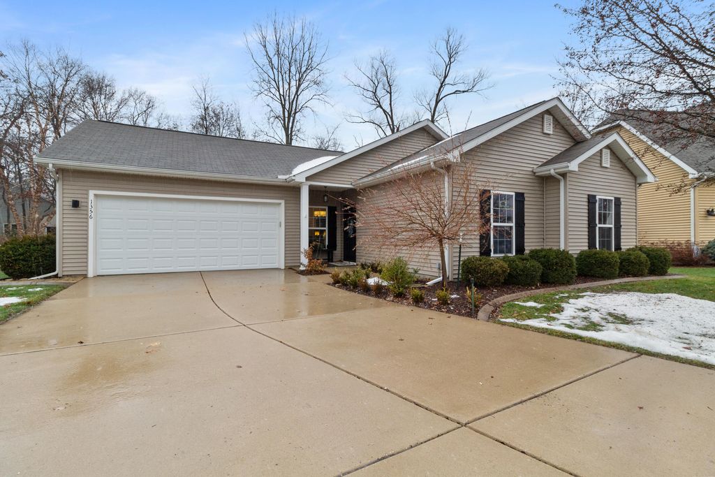 Photo of 1356 Byfield Parkway, Valparaiso, IN 46385 (MLS # 832937)
