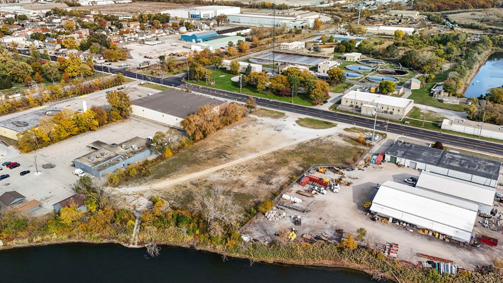 Photo of 5300 Indianapolis Blvd, East Chicago, IN 46312 (MLS # 830557)