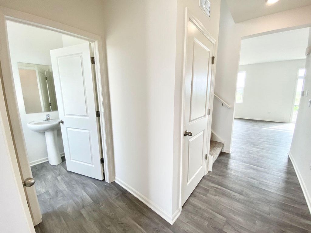 Photo of 187 Cressmoor Boulevard, Hobart, IN 46342 (MLS # 834319)