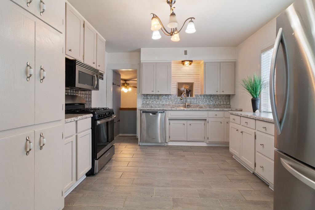 Photo of 8834 Highland Street, Highland, IN 46322 (MLS # 831894)