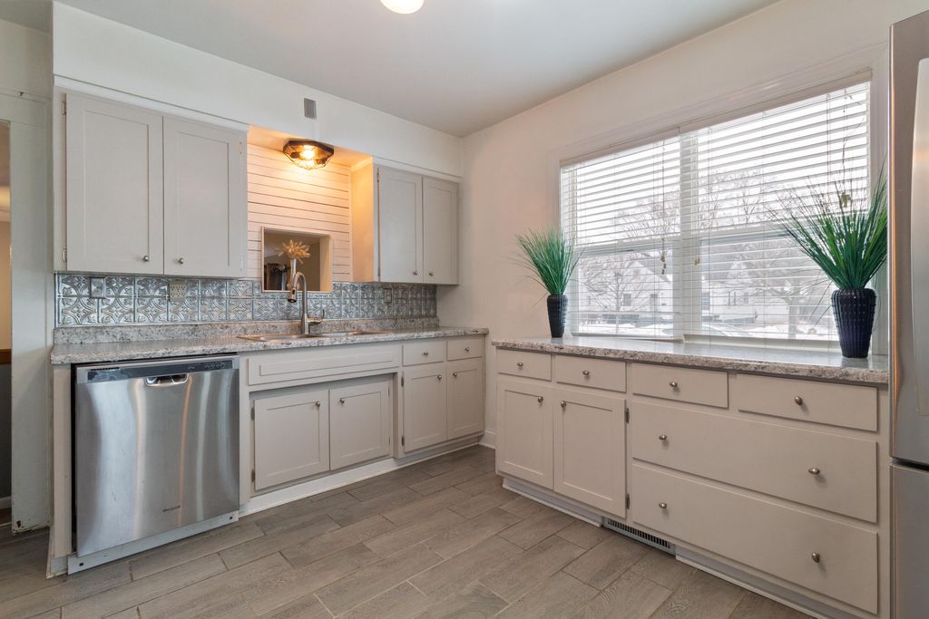 Photo of 8834 Highland Street, Highland, IN 46322 (MLS # 831894)