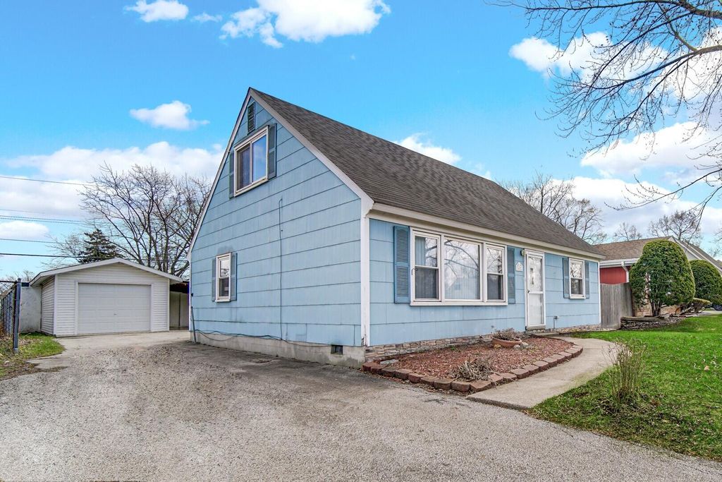 Photo of 769 Juniper Road, Valparaiso, IN 46385 (MLS # 836067)