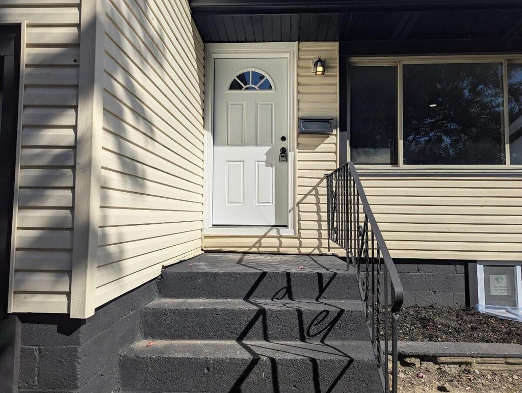 Photo of 7049 California Avenue, Hammond, IN 46323 (MLS # 846751)