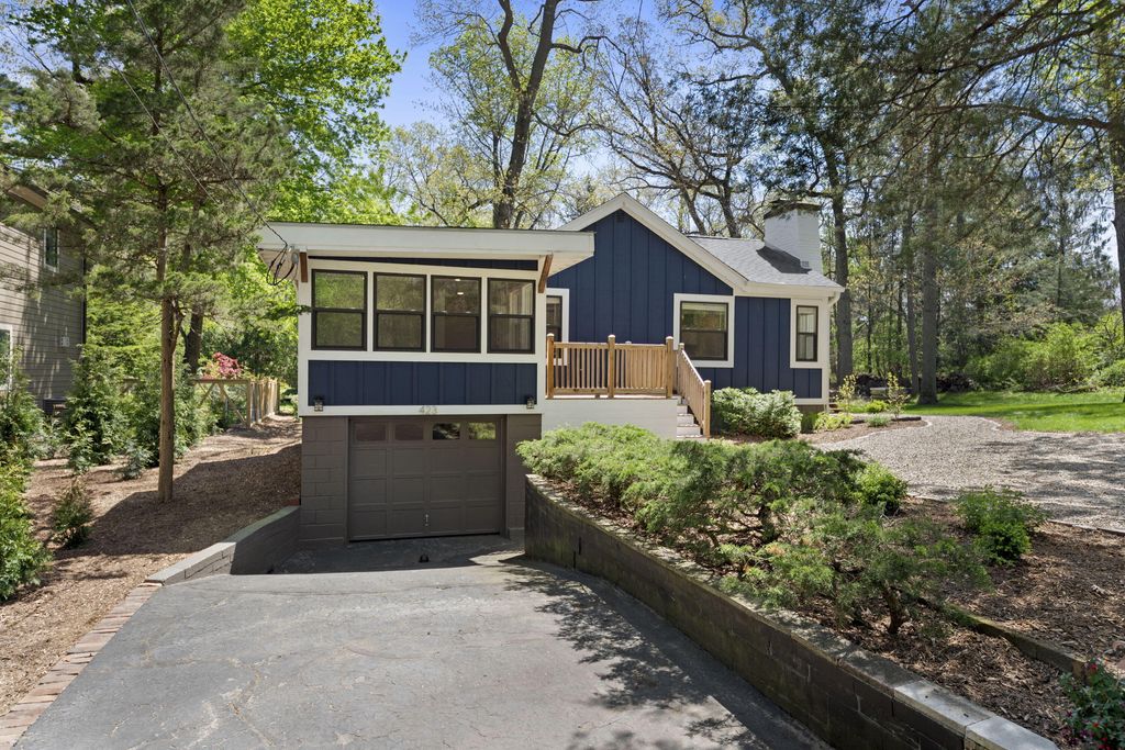 Photo of 423 Oakland Drive, Michiana Shores, IN 46360 (MLS # 838346)