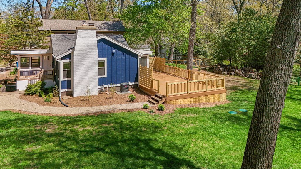 Photo of 423 Oakland Drive, Michiana Shores, IN 46360 (MLS # 838346)