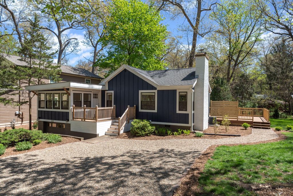 Photo of 423 Oakland Drive, Michiana Shores, IN 46360 (MLS # 838346)