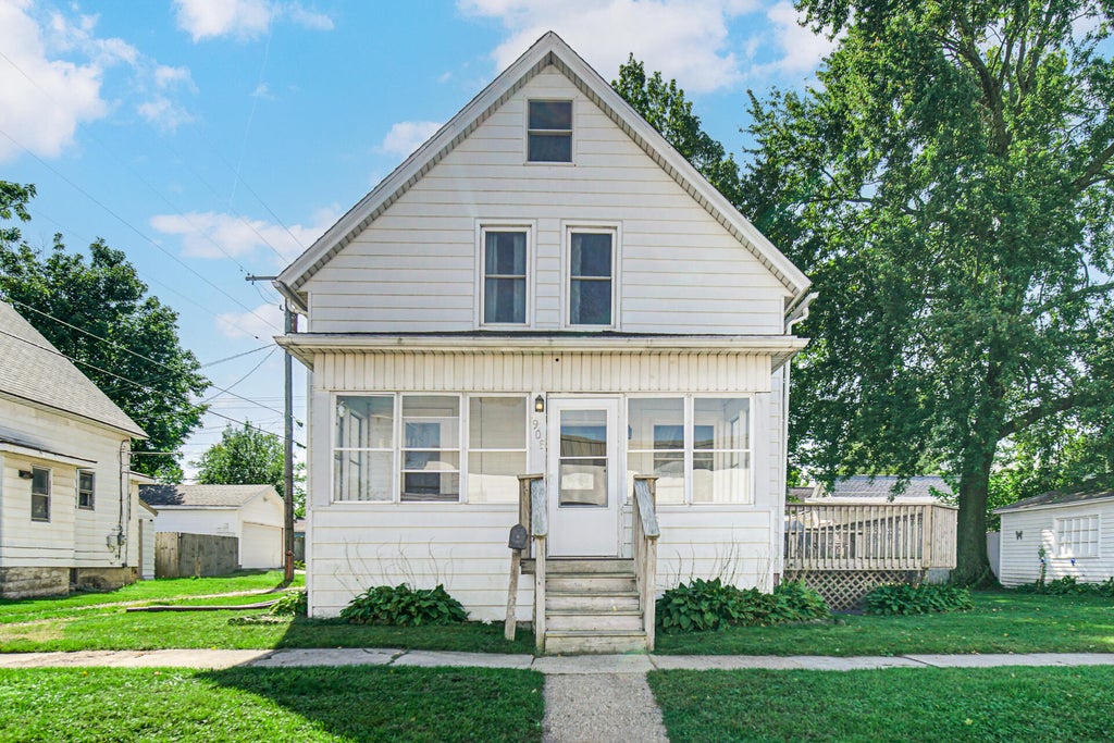 Photo of 908 2nd Street, La Porte, IN 46350 (MLS # 846564)