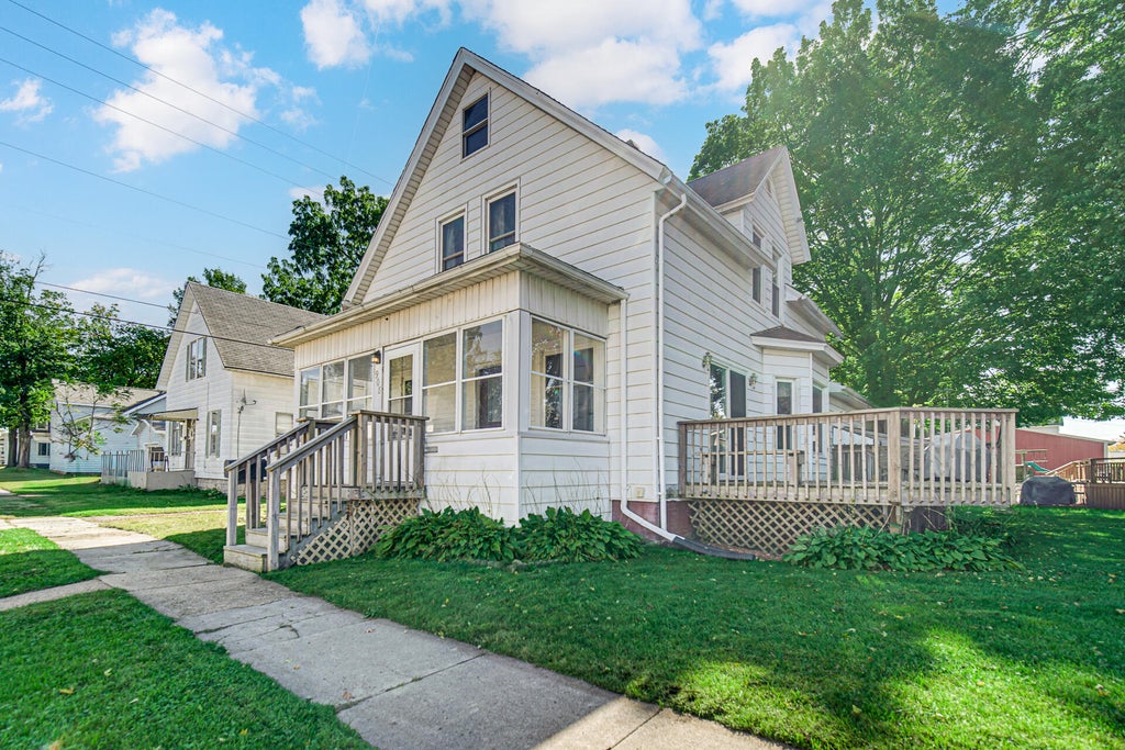 Photo of 908 2nd Street, La Porte, IN 46350 (MLS # 846564)