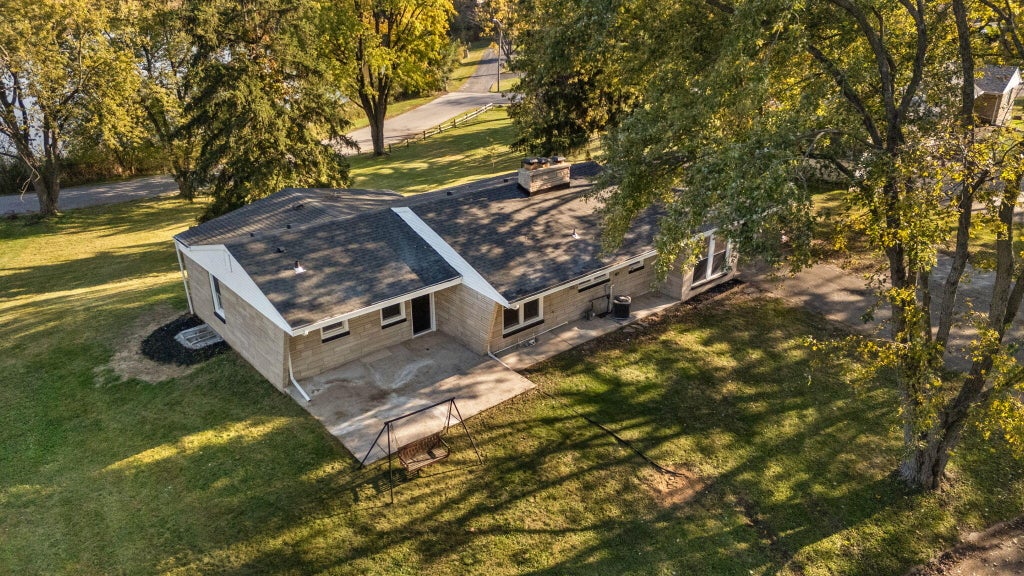 Photo of 1110 Edgewood Drive, Schererville, IN 46375 (MLS # 846905)