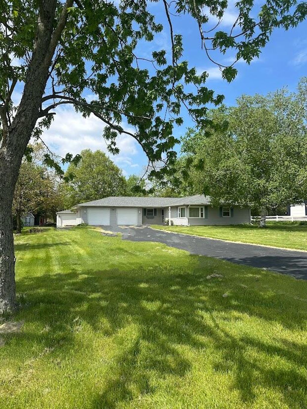 Photo of 582 N 50 W, Valparaiso, IN 46385 (MLS # 838156)
