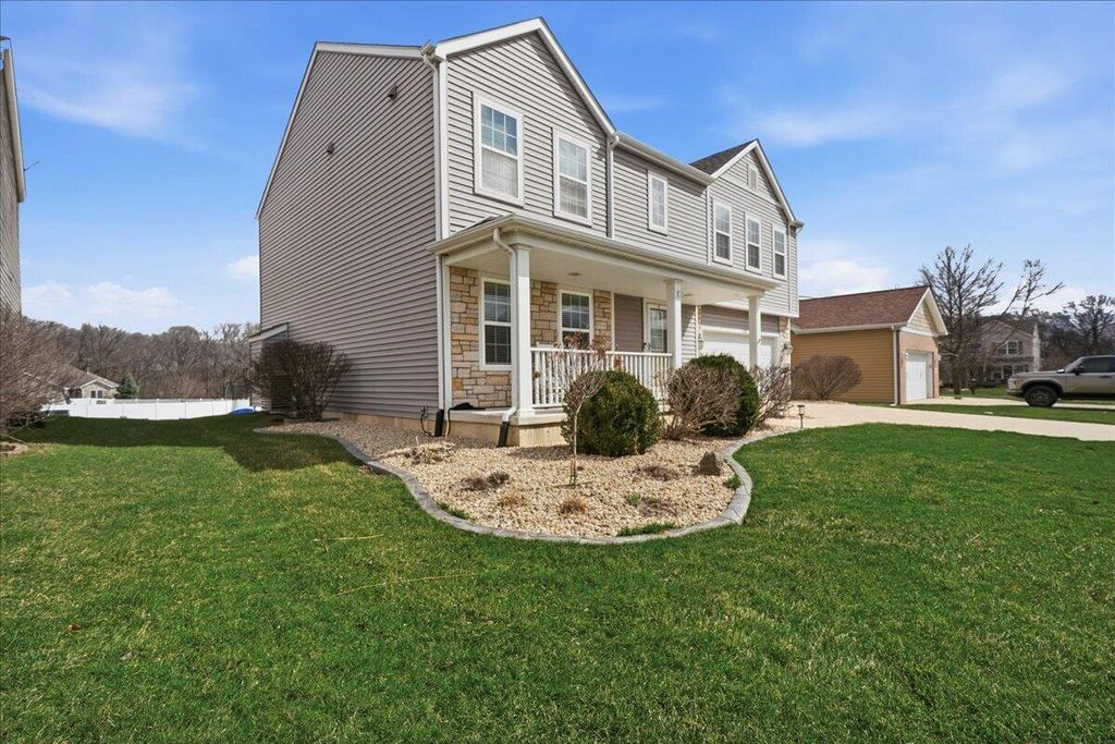 Photo of 2708 Westwind Drive, Valparaiso, IN 46385 (MLS # 836320)