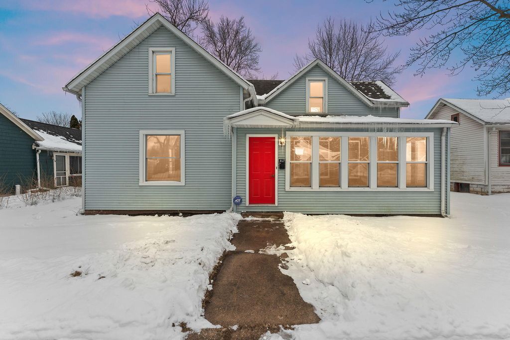 Photo of 107 Franklin Street, Porter, IN 46304 (MLS # 833641)