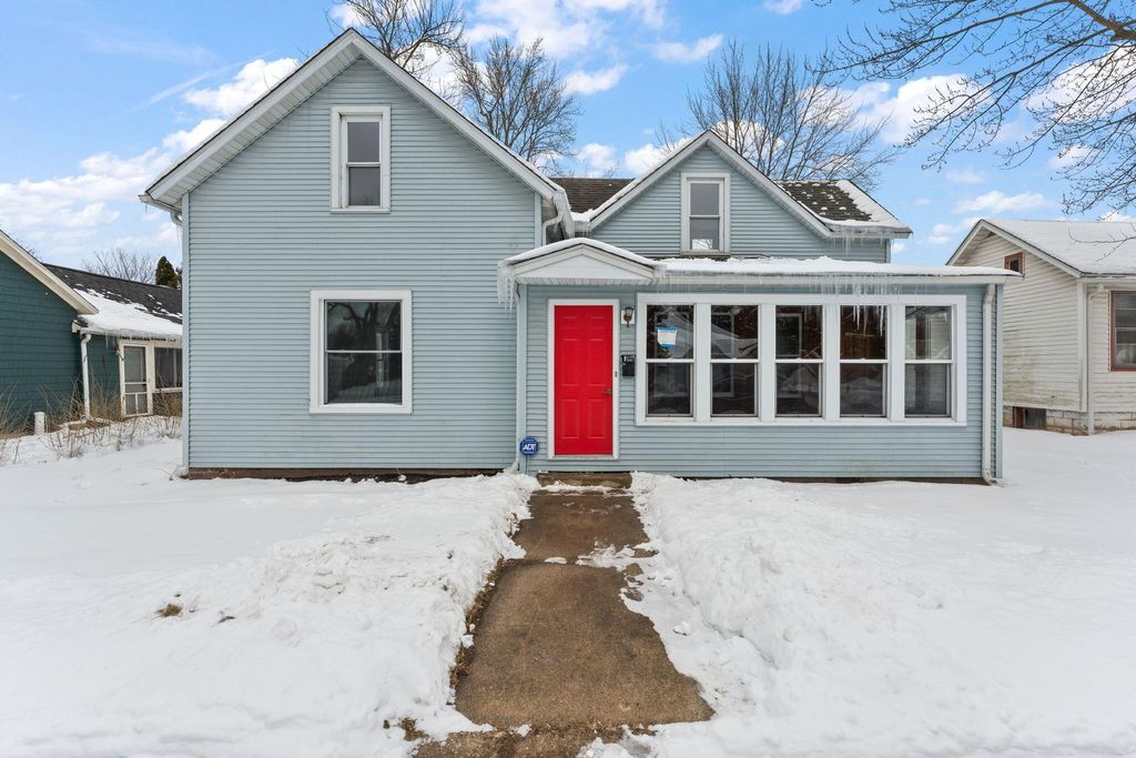 Photo of 107 Franklin Street, Porter, IN 46304 (MLS # 833641)
