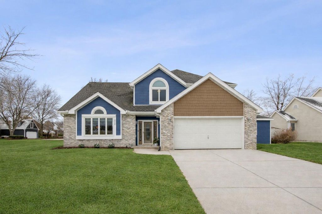 Photo of 2760 Wood Drive, Dyer, IN 46311 (MLS # 833074)