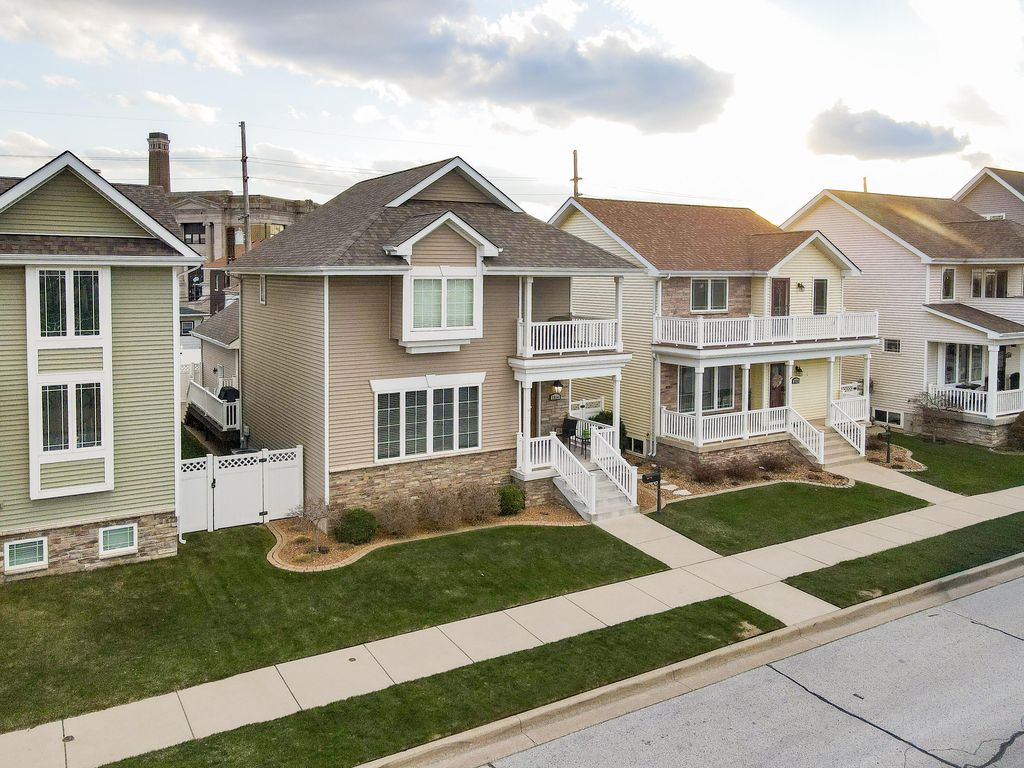 Photo of 1514 Center Street, Whiting, IN 46394 (MLS # 836918)