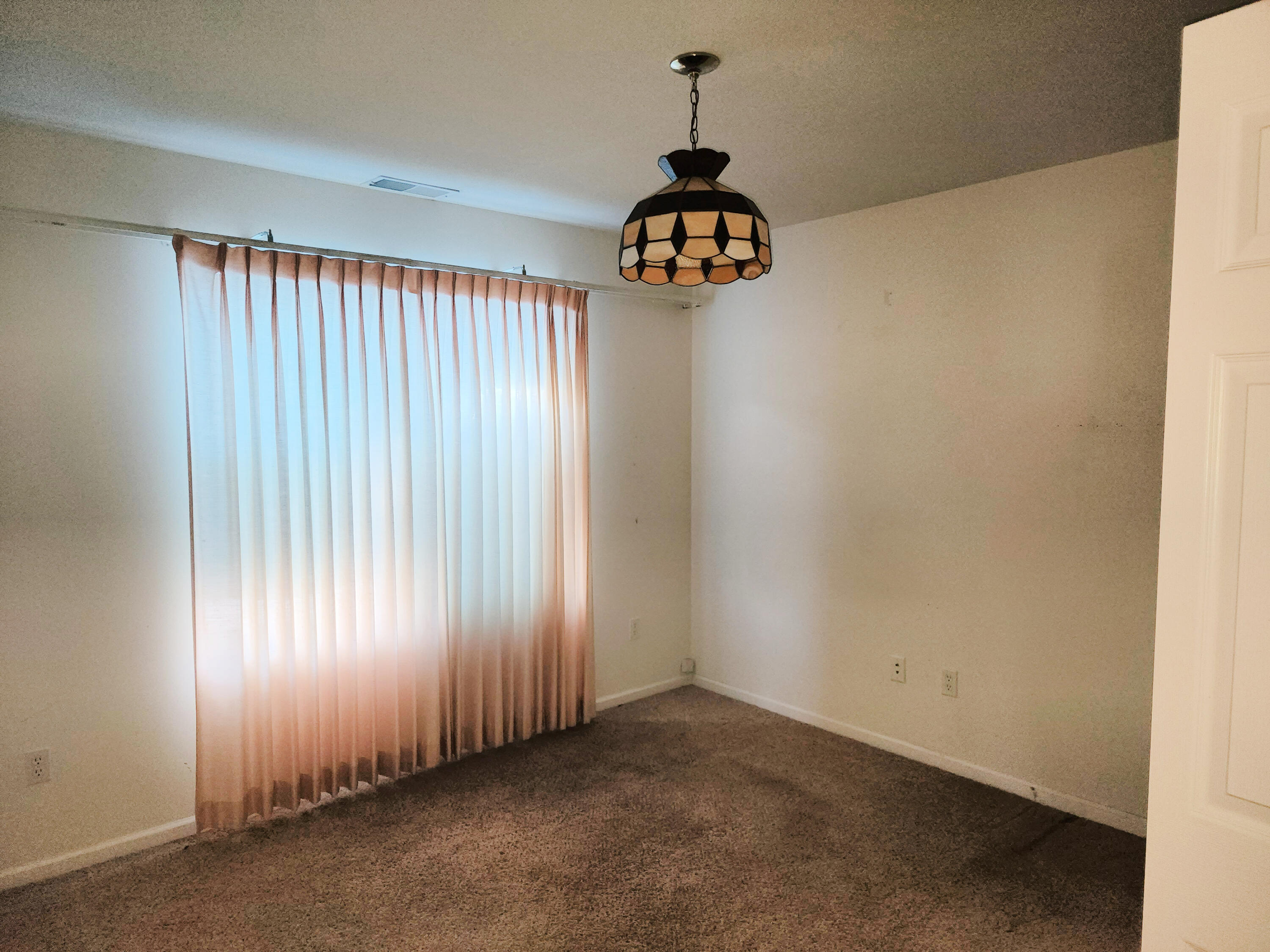 1727 Chestnut Drive R