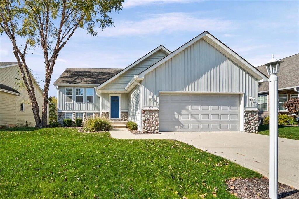 Photo of 234 Marsh View Drive, Valparaiso, IN 46385 (MLS # 847335)