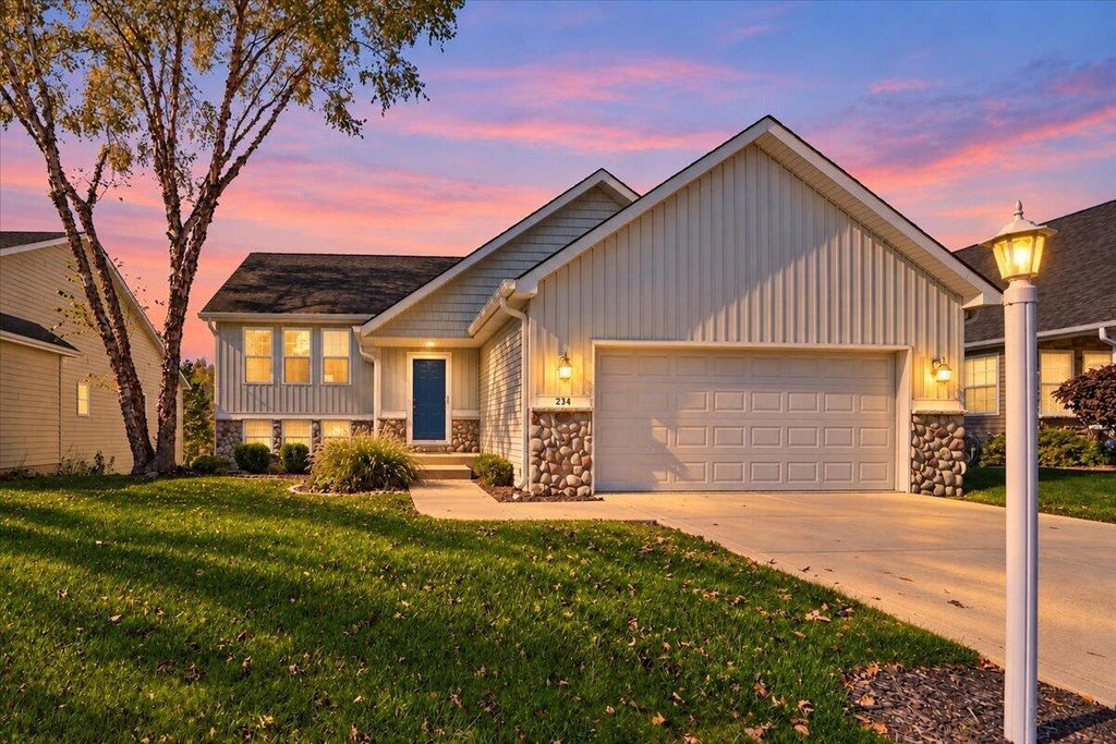 Photo of 234 Marsh View Drive, Valparaiso, IN 46385 (MLS # 847335)