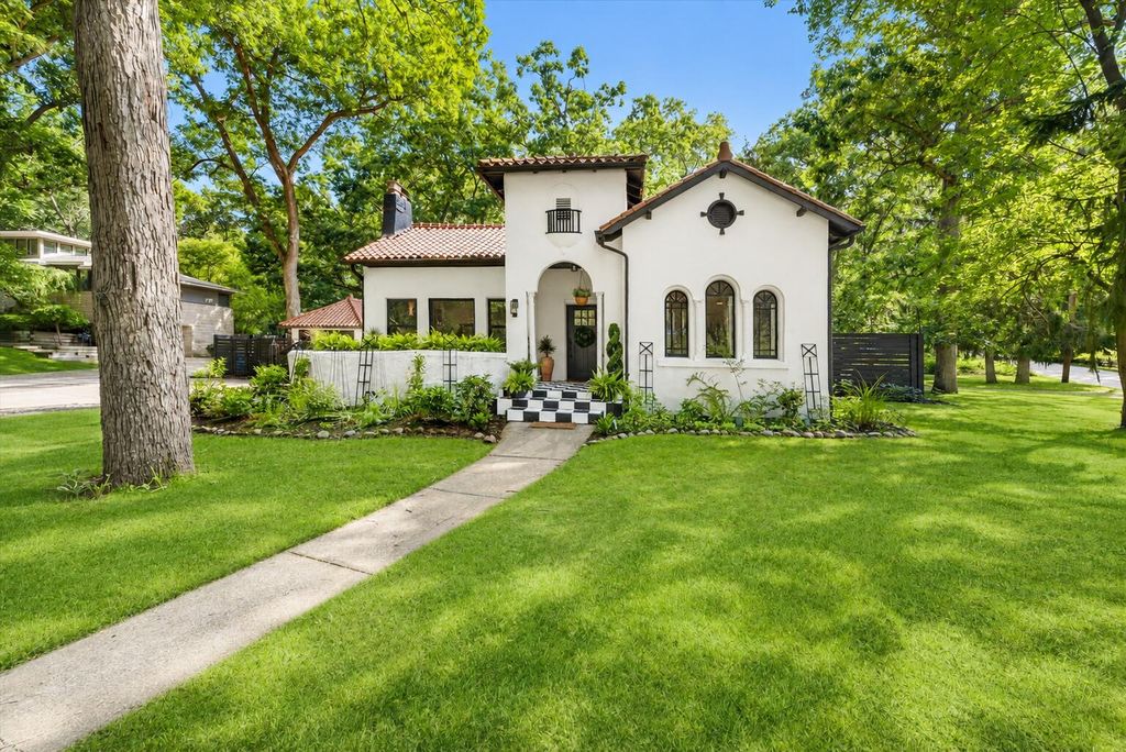 Photo of 2938 Mount Clair Way, Long Beach, IN 46360 (MLS # 841577)