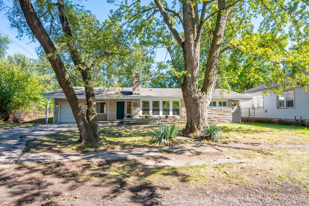 Photo of 951 Wright Street, Gary, IN 46404 (MLS # 846393)