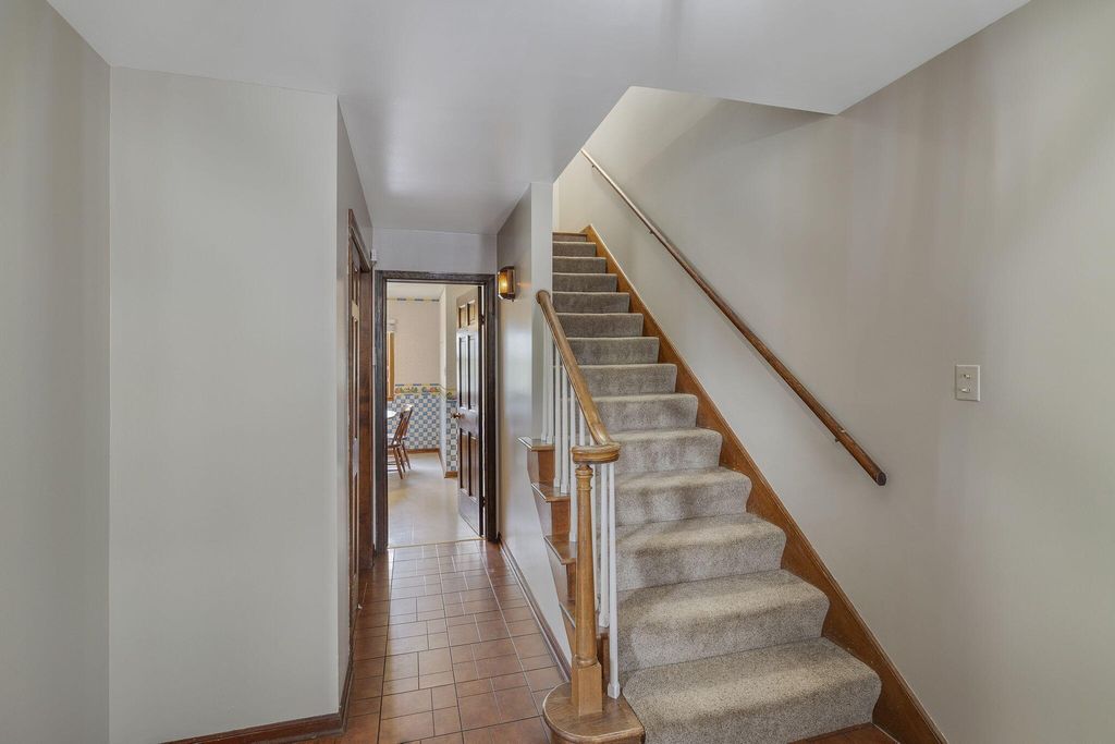 Photo of 218 W 38th Court, Griffith, IN 46319 (MLS # 838686)