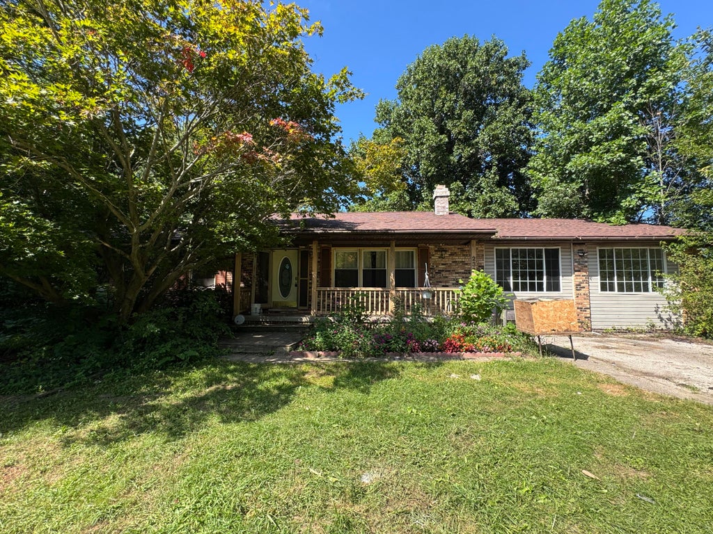 Photo of 236 S 150 E, Valparaiso, IN 46383 (MLS # 844864)