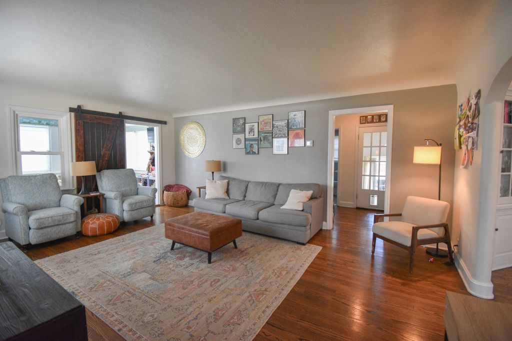 Photo of 338 N Lafayette Street, Griffith, IN 46319 (MLS # 835714)