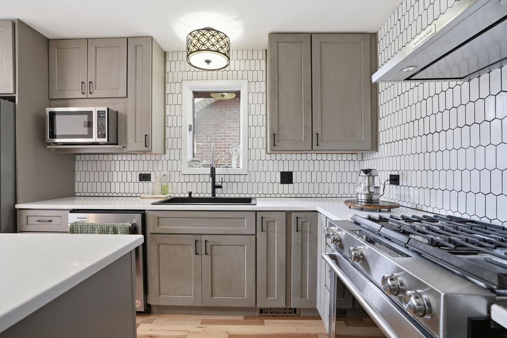 Photo of 1431 Lake Avenue, Whiting, IN 46394 (MLS # 837244)