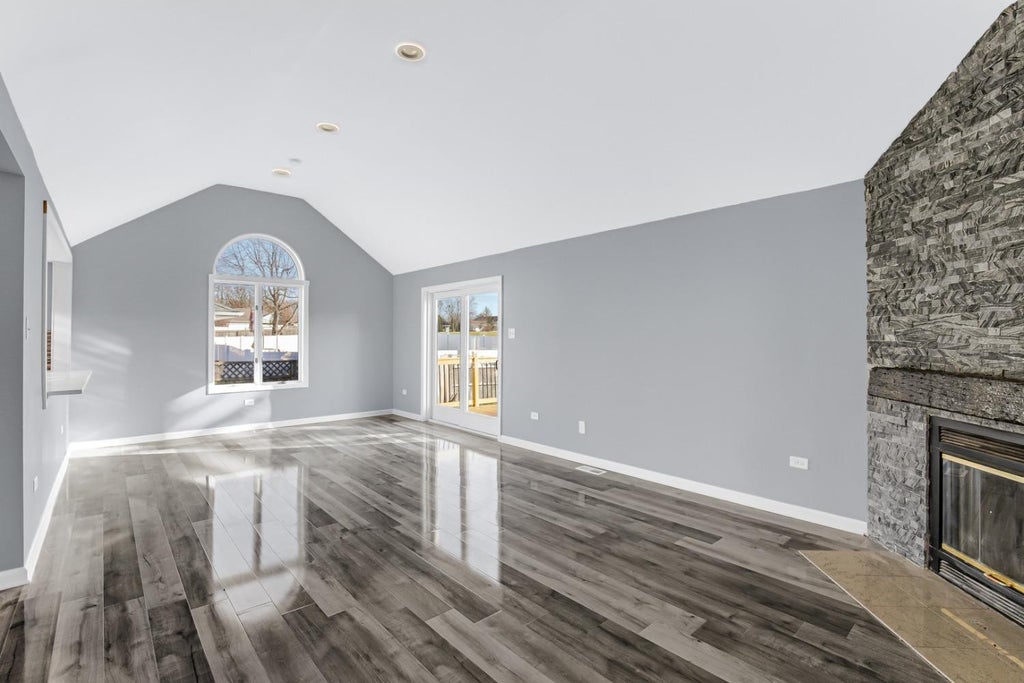 Photo of 5027 Teal Terrace, Schererville, IN 46375 (MLS # 844745)
