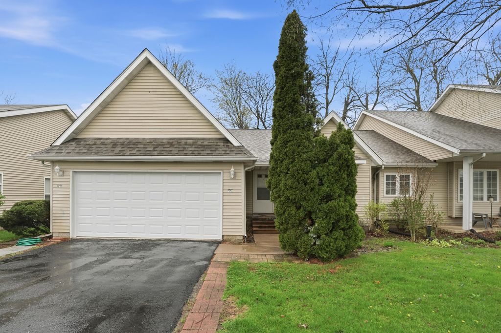 Photo of 2410 Primrose Drive, Valparaiso, IN 46383 (MLS # 837357)