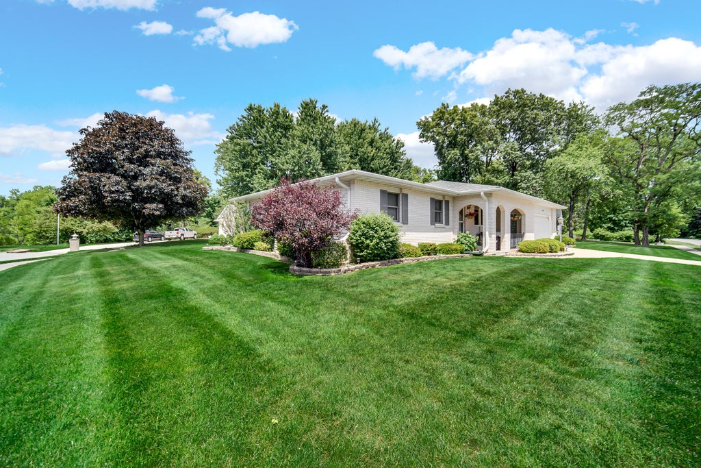 Photo of 2100 E 9th Place, Hobart, IN 46342 (MLS # 842087)