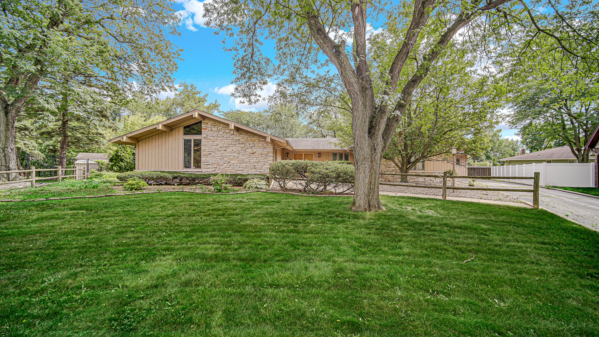 1612 Wren Court