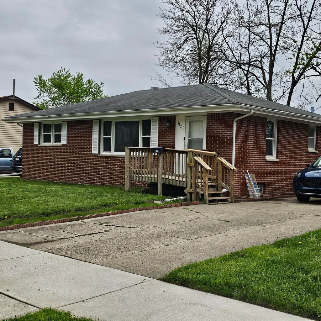 Photo of 1123 N Wood Street, Griffith, IN 46319 (MLS # 837592)