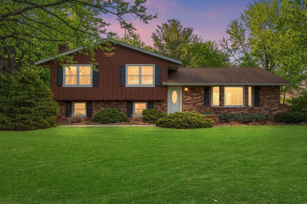 Photo of 7708 W 1300 S, Wanatah, IN 46390 (MLS # 836144)