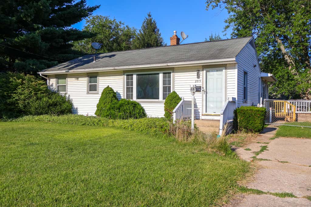Photo of 205 Grace Street, Michigan City, IN 46360 (MLS # 843215)