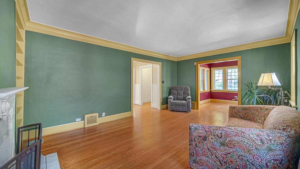Photo of 6235 Moraine Avenue, Hammond, IN 46324 (MLS # 847329)