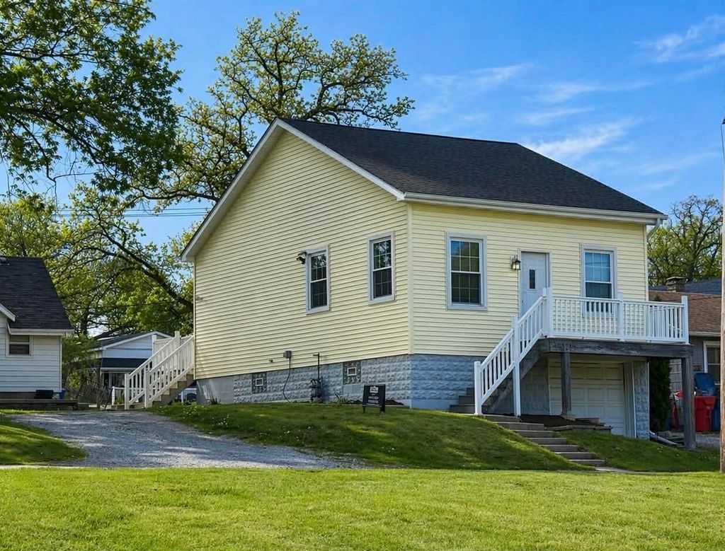 Photo of 13120 Harding Boulevard, Cedar Lake, IN 46303 (MLS # 837760)