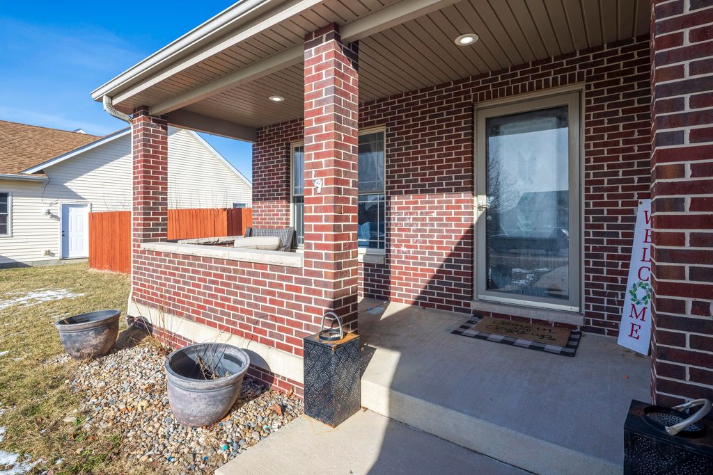 Photo of 704 Coach Light Lane, Lowell, IN 46356 (MLS # 833235)