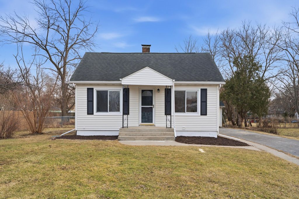 Photo of 2407 W 78th Avenue, Merrillville, IN 46410 (MLS # 834641)