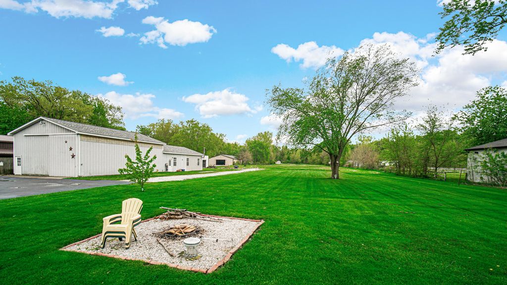 Photo of 746 W 700 N, Hobart, IN 46342 (MLS # 838541)