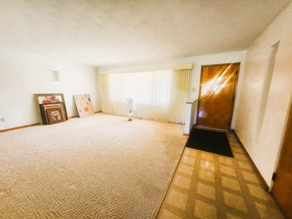 Photo of 1950 W 60th Place, Merrillville, IN 46410 (MLS # 846329)