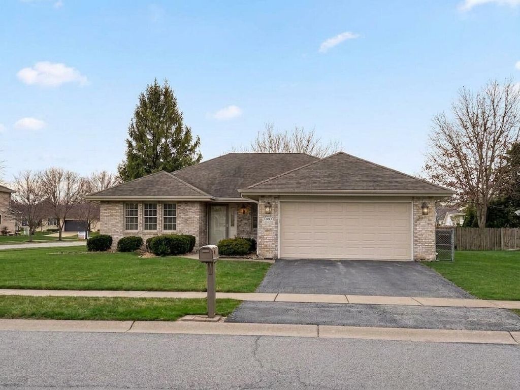 Photo of 2962 Liberty Drive, Crown Point, IN 46307 (MLS # 836180)